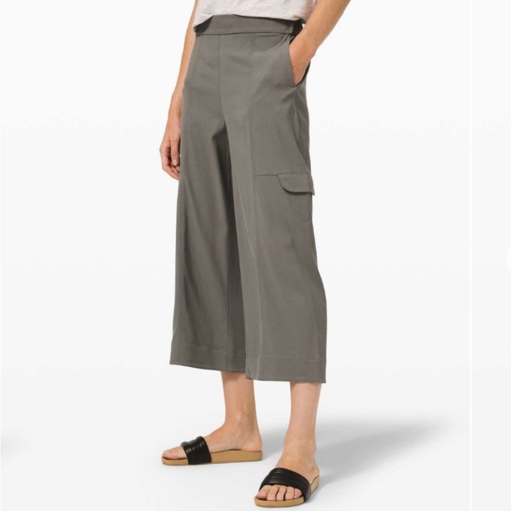 Lululemon metropolis maven wide leg cargo crop sz 6